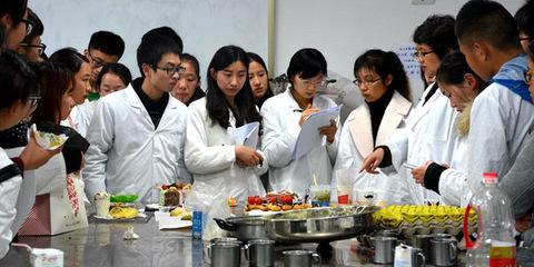 以主題教育為契機 著力推動教學科研改革